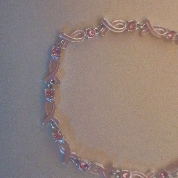NWOT Breast Cancer Bracelet 7" to 8". - Picture 2 of 4